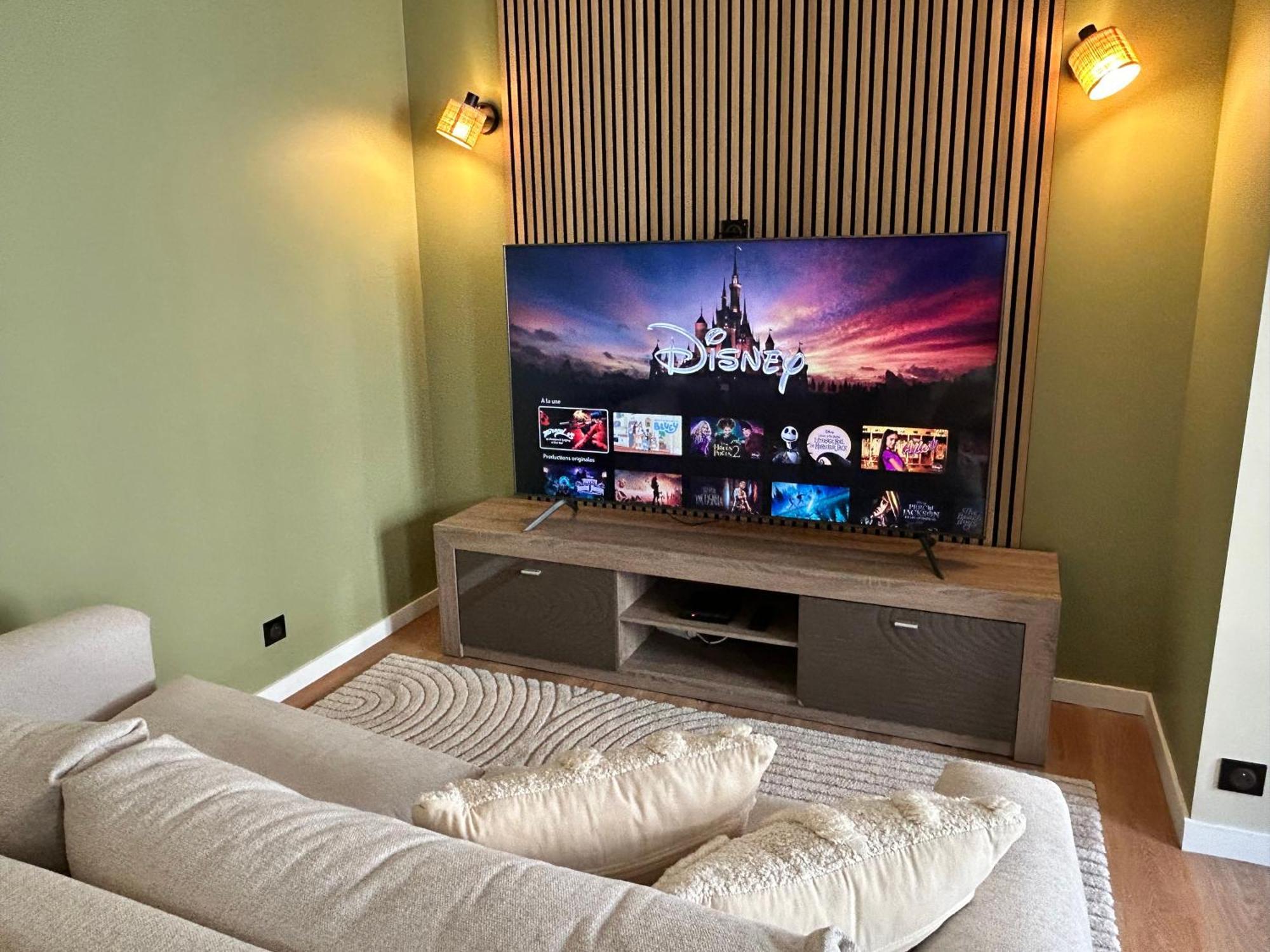Sweet And Comfy In Hyper City Center With Netflix, Prime And Disney Plus Included Нуази-ле-Гран Екстериор снимка