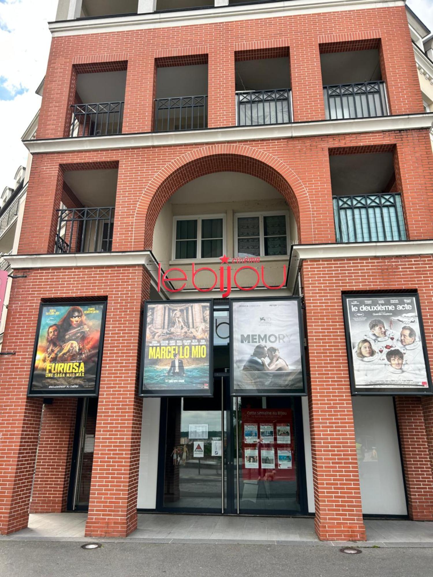 Sweet And Comfy In Hyper City Center With Netflix, Prime And Disney Plus Included Нуази-ле-Гран Екстериор снимка