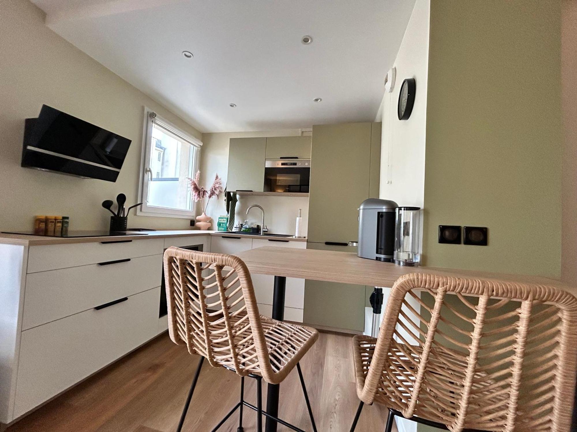 Sweet And Comfy In Hyper City Center With Netflix, Prime And Disney Plus Included Нуази-ле-Гран Екстериор снимка